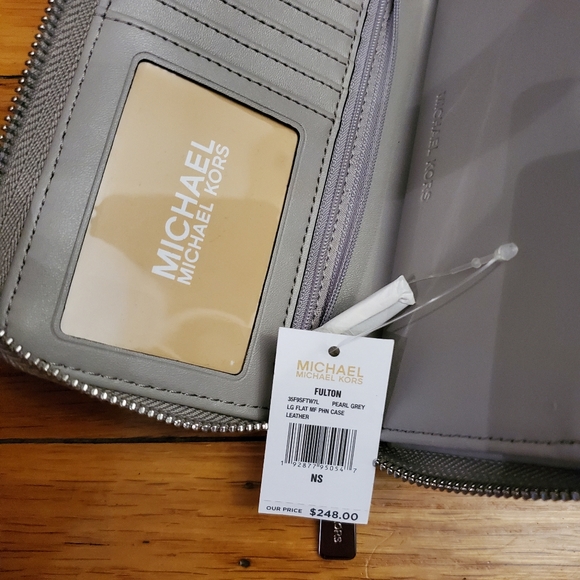 NWT MK wristlet - Picture 6 of 7